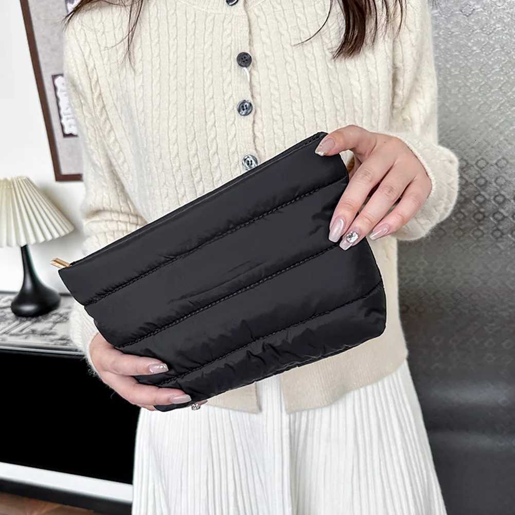 Fashion Cosmetic Bag for Women Girls Casual Clutch Handbag Cute Puffer Makeup Clutch Storage Pouches for OrganizationXJ250910