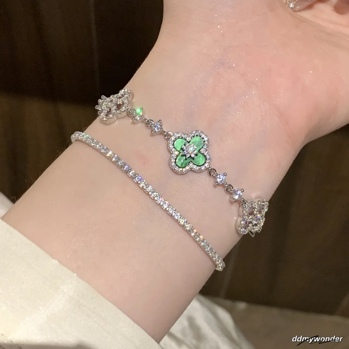 Zircon Rhombus Hollow Flower Light High-End Elegant Bracelet Personality Exquisite Fashion Versatile Jewelry For Women