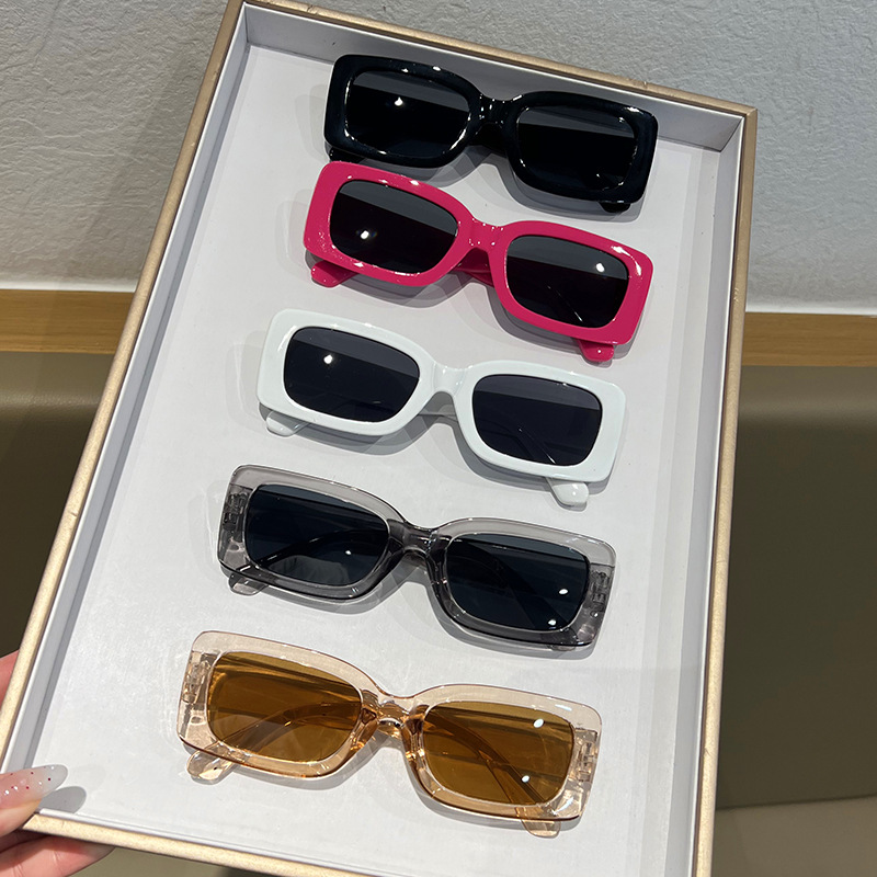 New Fashion Travel Accessories for Women & Men, Lightweight and Durable for Outdoor Glasses Trends 2025 Back To School, Casual Sunglasses for Men, Tra