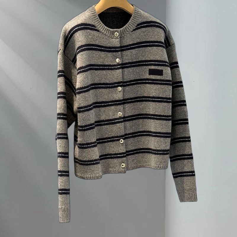 Designer Women's Gray Striped Knit Cardigan Luxury Round Neck Single Breached Sweater Cashmere Wool Blend Classic Long Sleeve Letter Embroidery C
