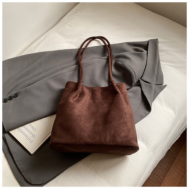 Free shipping designer Large Capacity Crossbody Bag for Women Bucket Bag Commuter Bag Tote Shoulder Bag Simple Fashion Versatile Light Luxury Underarm