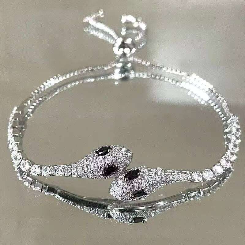 High Quality Icy Blue Sier/Brass Moissanite Serpent Bracelet with Pull-on Design Exuding and Sophistication