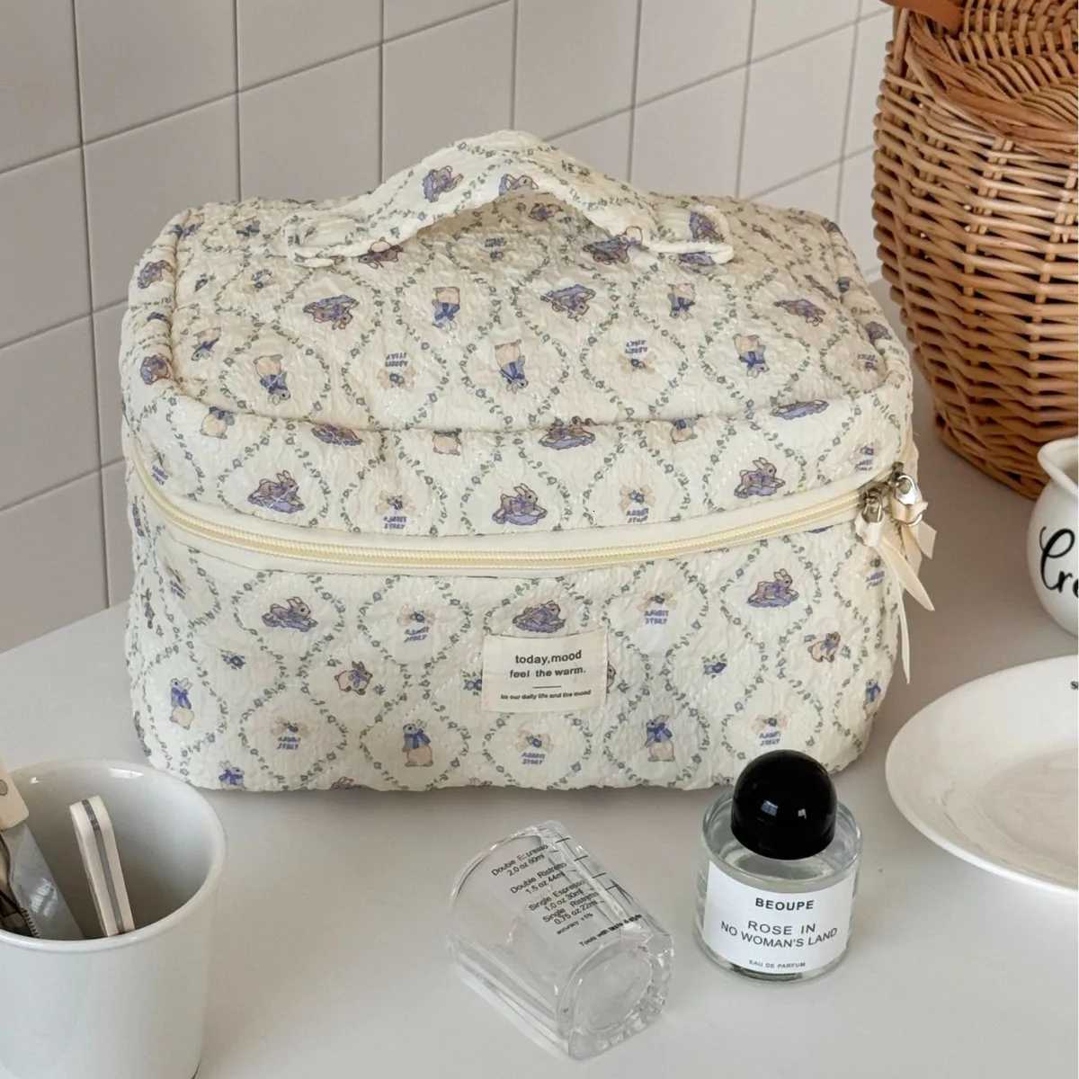 Cute Cartoon Prints Womens Makeup Case Bag Quilted Cotton Large Storage Bags Ladies Cosmetic Handbags Female Clutch Pouch PurseXJ250910