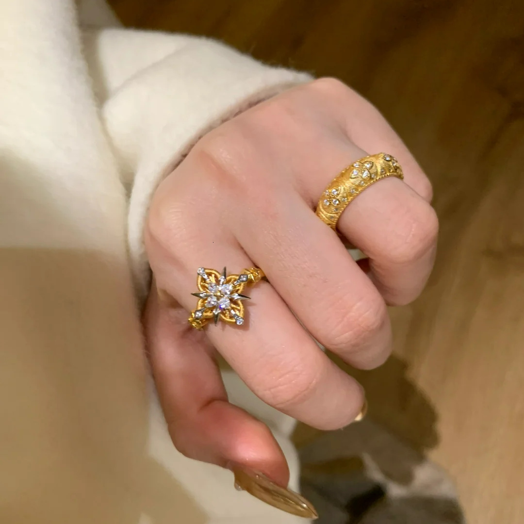 Luxury Brand Designer Jewelry Vintage Rebirth Beauty Antique Arrow Ring Old Money Style Retro Four-Leaf Clover Thorn Brushed Diamond Ring