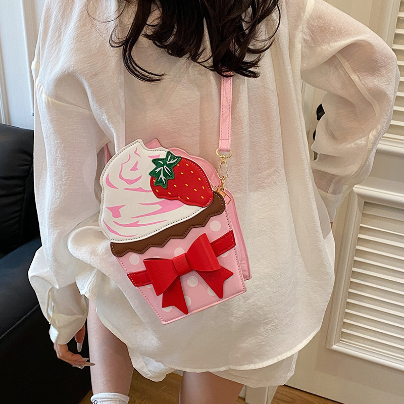 2025 autumn new cute strawberry cake bag, niche design, versatile and trendy, bow tie women's shoulder bag, designer bag