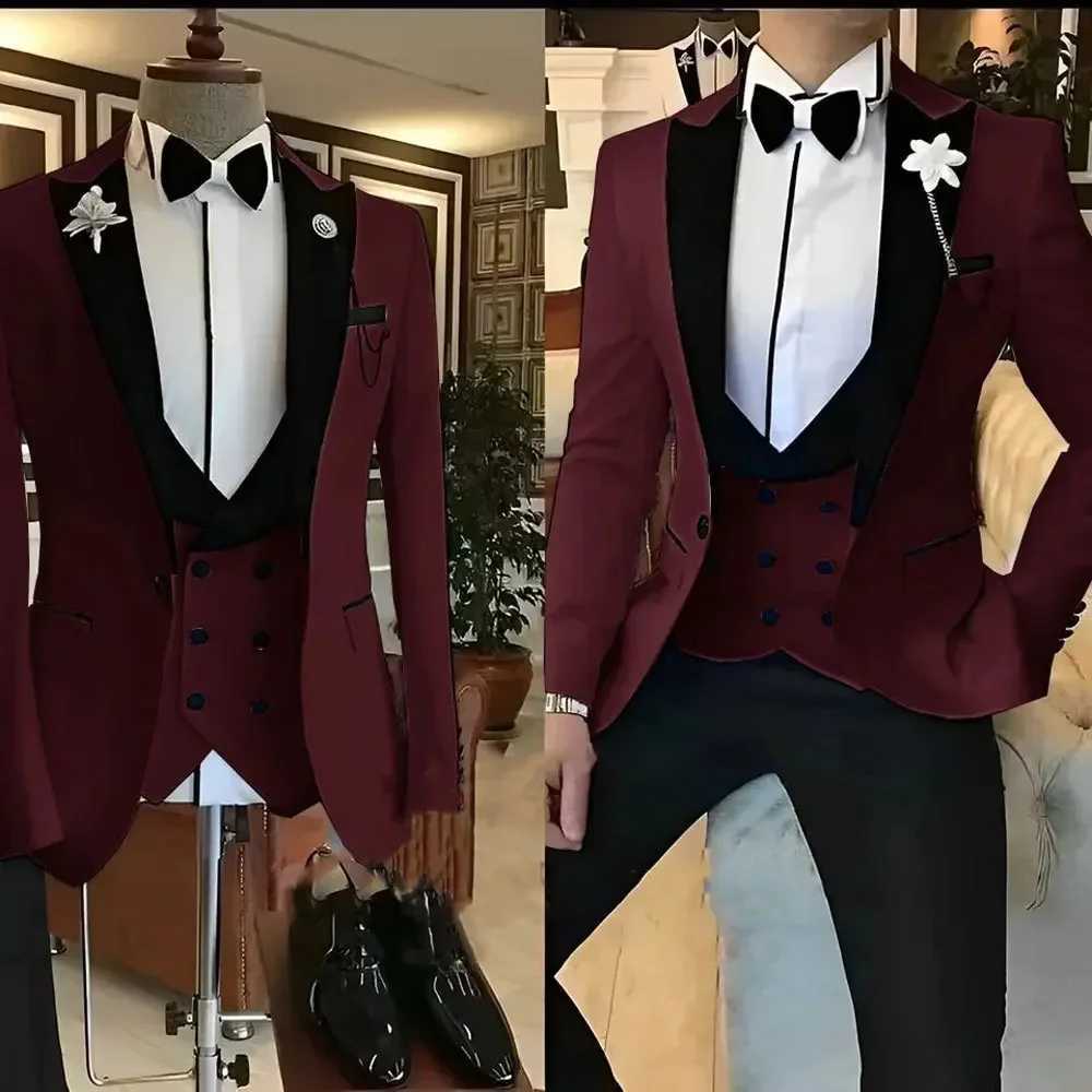 Slim Fit white Men Suits 3 Piece Groom Tuxedos for Wedding Groomsmen Italian Style Suit Jacket with Double Breasted Vest Pants W250910