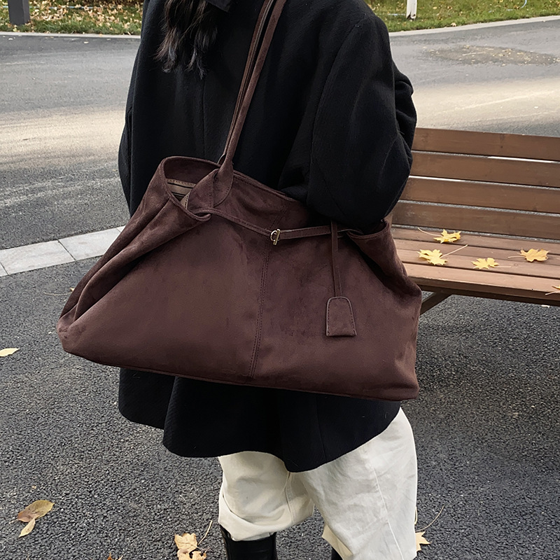 Free shipping designer Hot Fashion Tote Bag Versatile Bag Women Shoulder Bag Textured Commuter Bag Tote Bag Trendy Versatile Crossbody Bag