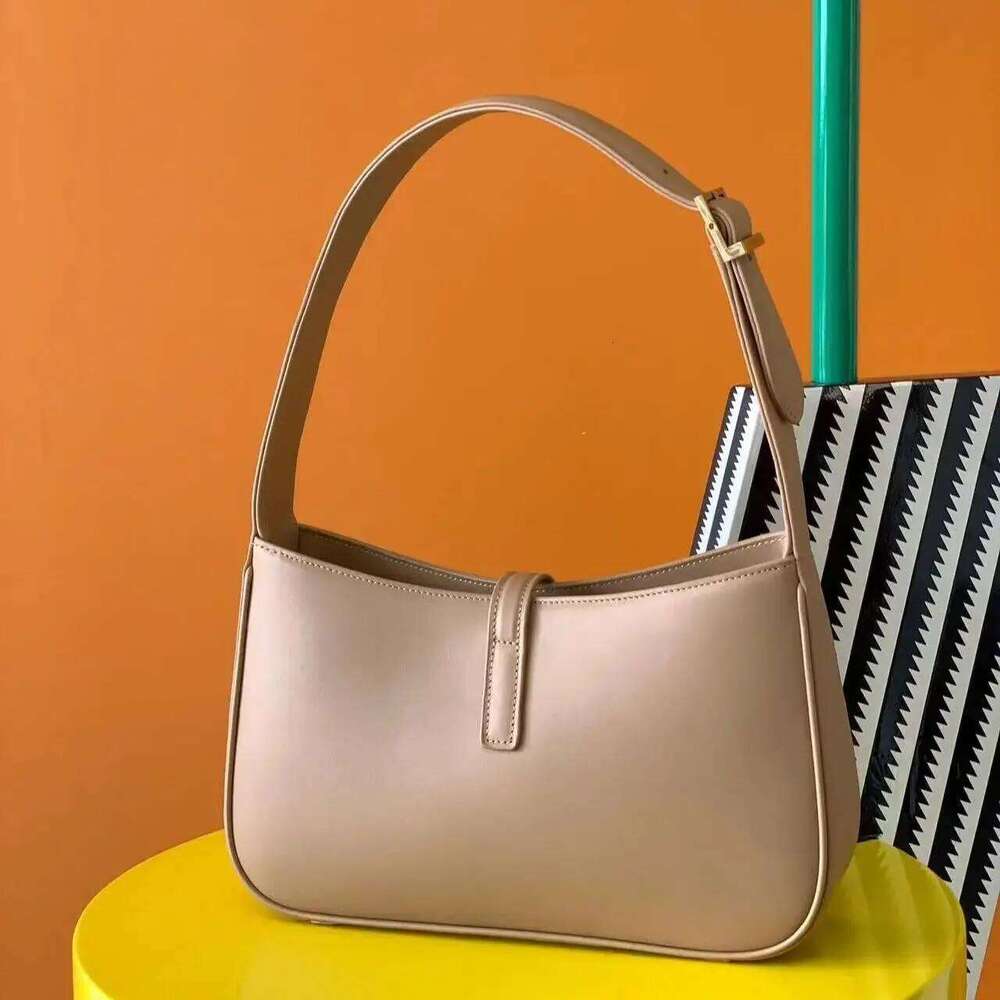 2025 armpit high-quality shoulder fashionable women's bag, smooth leather soft handbag