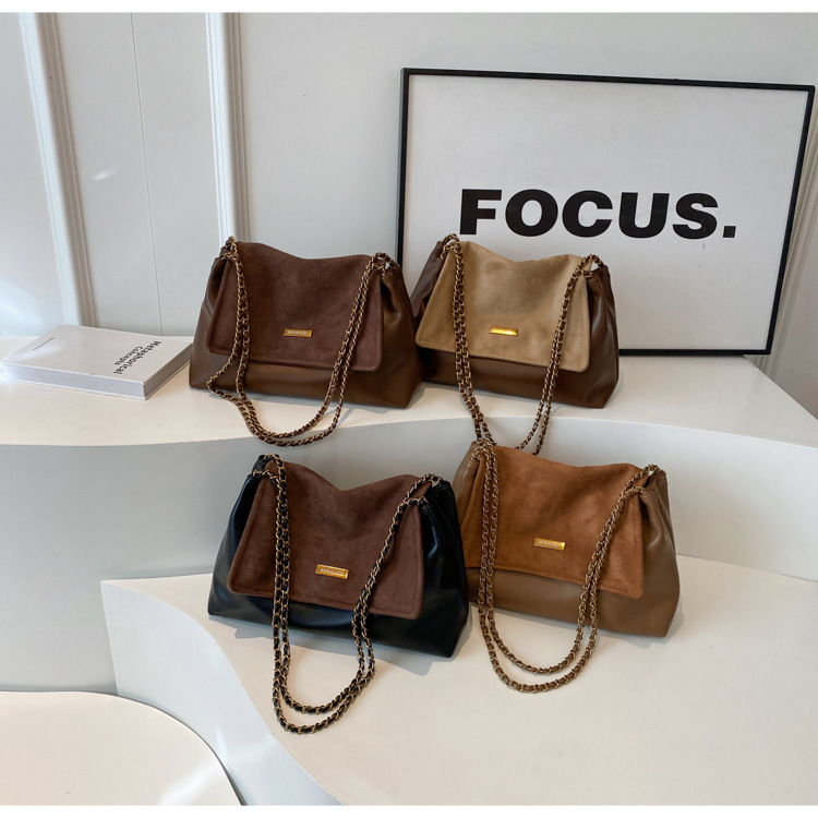 Free shipping designer Vintage Large Capacity Crossbody Bag for Women Fashionable Niche Women Bag Textured Chain Shoulder Bag High-End Tote Bag