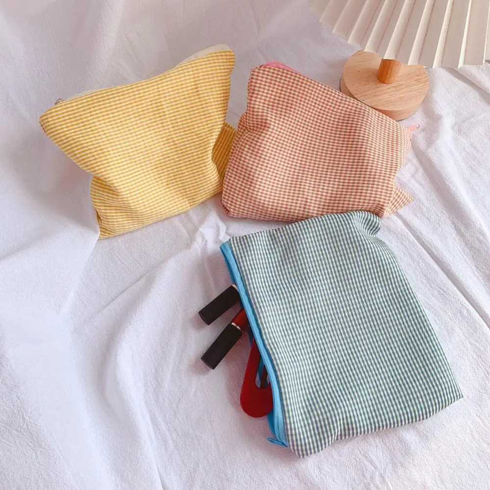 Fashion Travel Organiser Large Purse Bag Zipper Pouch Sweet Cosmetic Bags Wash Beauty Storage Pouches Girls Plaid Makeup BagsXJ250910