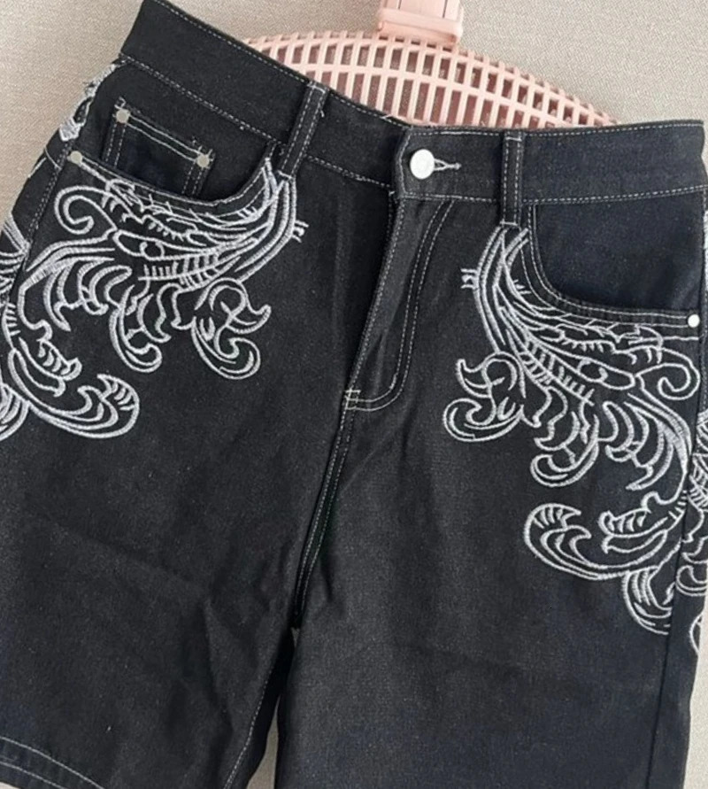 Pocket embroidered denim shorts male American Y2K hip hop print loose shorts Gothic retro Harajuku fashion pants 250909