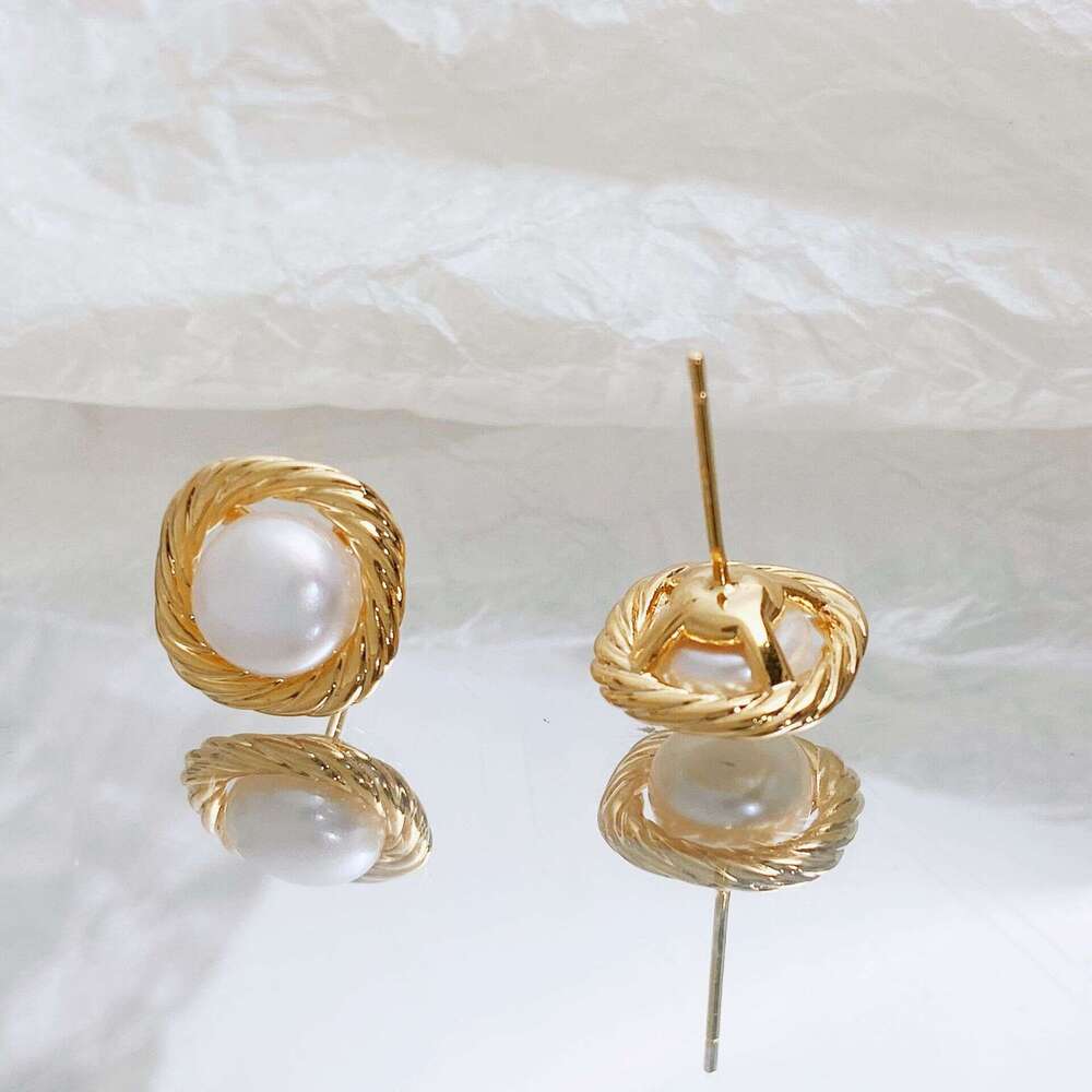 Elegant Metal Wrapped Freshwater Pearl Sier Needle Fashion Simple High-end Earrings for Women