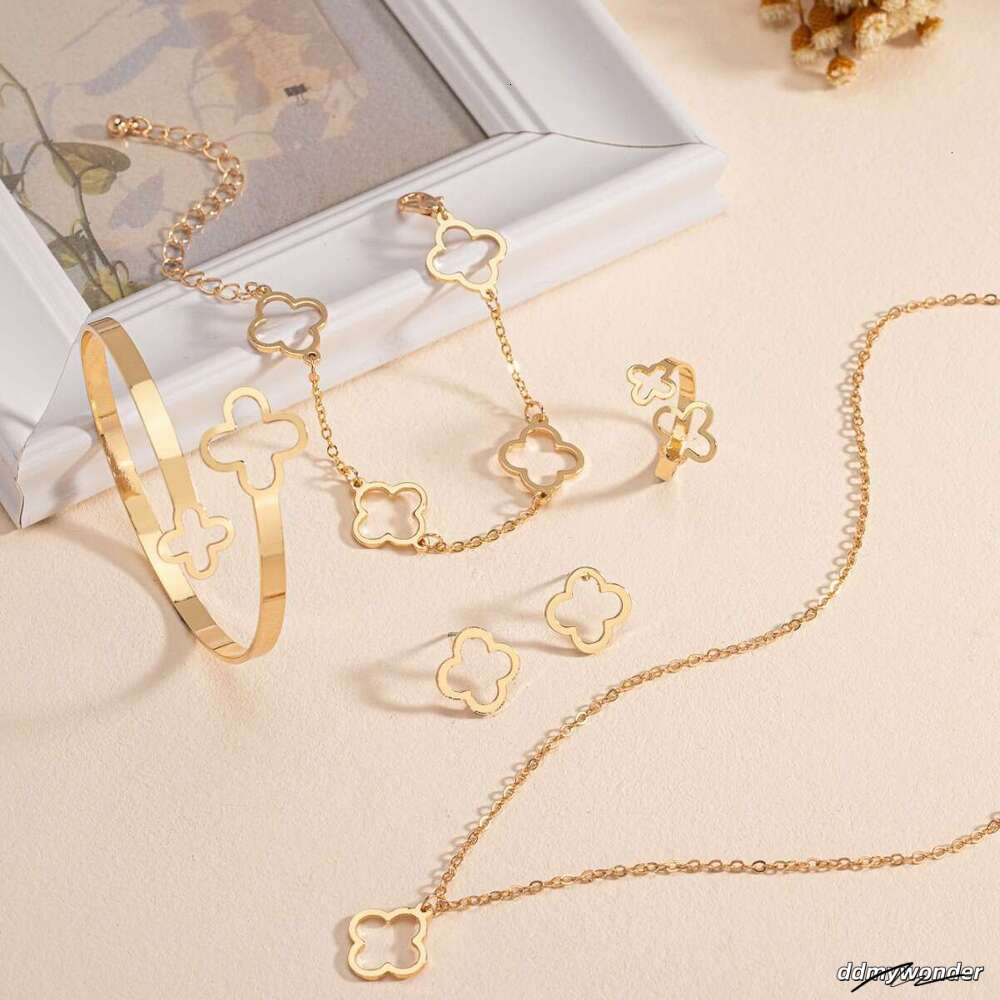 Fashion Lucky Clover Necklace Earrings - Chain Bracelet And Ring Set ddmywonder ddmywonder ddmywonder