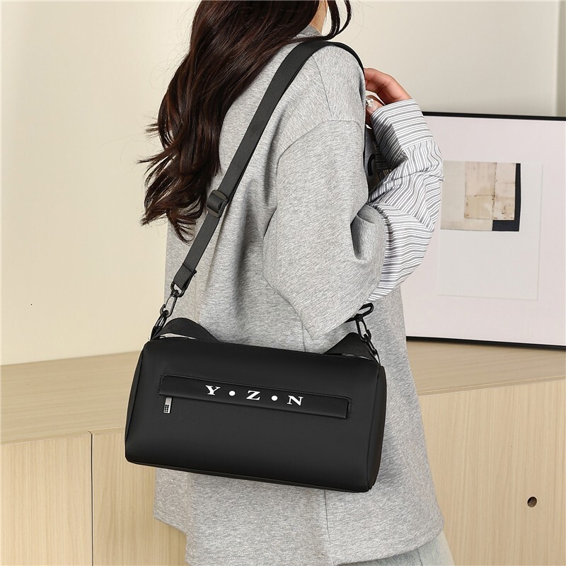 Large Capacity Casual Crossbody Bag For Women Lightweight Versatile Sports Style Simple Designer Bag Free Shipping Shoulder Bag Trendy Fashion Handhel