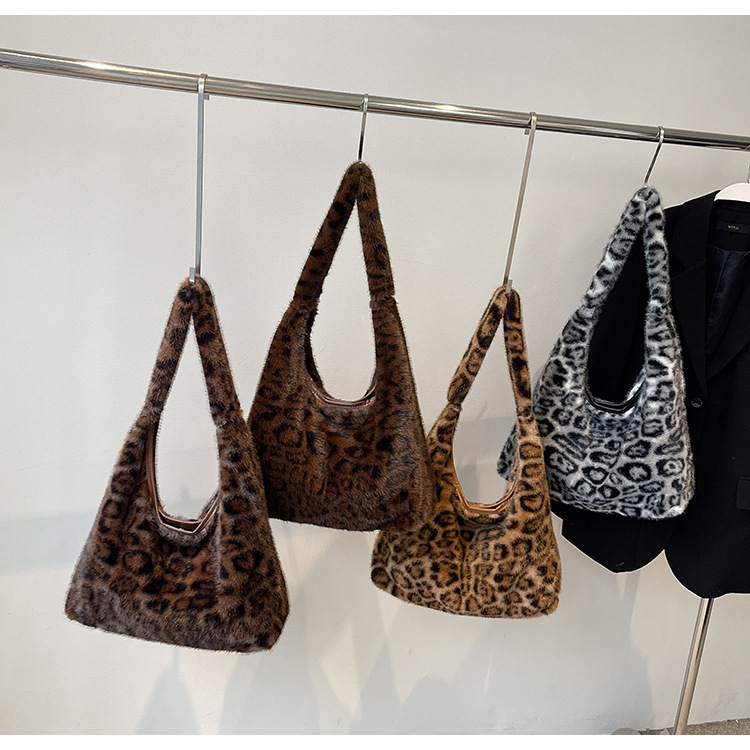 Free shipping designer Vintage Commuter Bag Leopard Print Underarm Bag Women Lazy Style New Single Shoulder Bag Trendy Fashion Plush Versatile Tote Ba