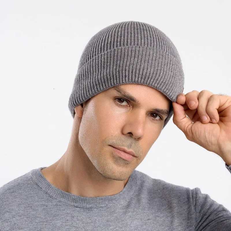 New Unisex Winter Hat Add Fece Warm Stylish Soft Beanie Hat For Men Wen Outdoor Thicken Ski Sports Knitted Hat G250910