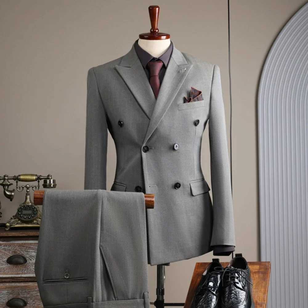 Mens Formal Suit Set Double Breasted Blazer with Matching Pants Slim Fitting Tuxedo Business Suits 2 Pieces Fashion W250910