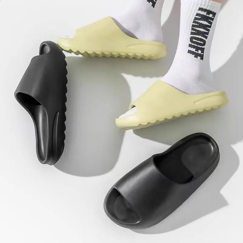 Summer Clogs Fashion Soft Bottom Beach Men Slippers Womens Sandals Nurse Sabot EVA Slides Breathable Shoes 250909