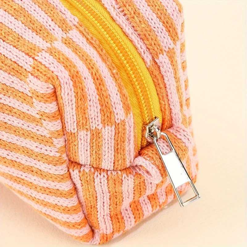 Large Capacity Striped Plaid Makeup Bag Durable Polyester with Lace Trim Toiletry Cosmetic Organizer for BrushesXJ250910