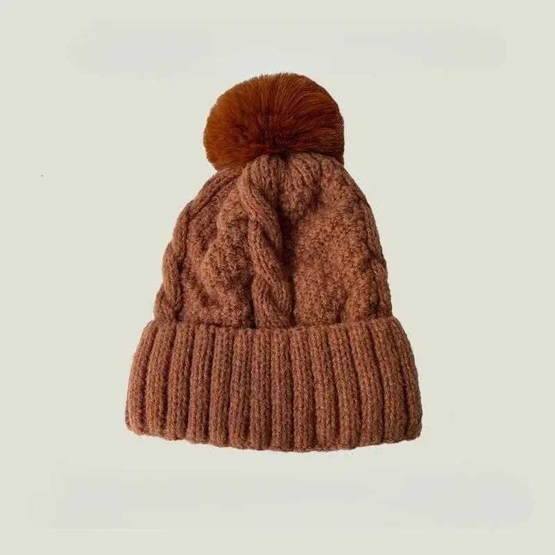 Winter Twist Knitting Hats Warm Fur Pp Thick Plush Beanies Solid Ladies Versati Ski Snow Sklies Beanies Velvet Hat G250910