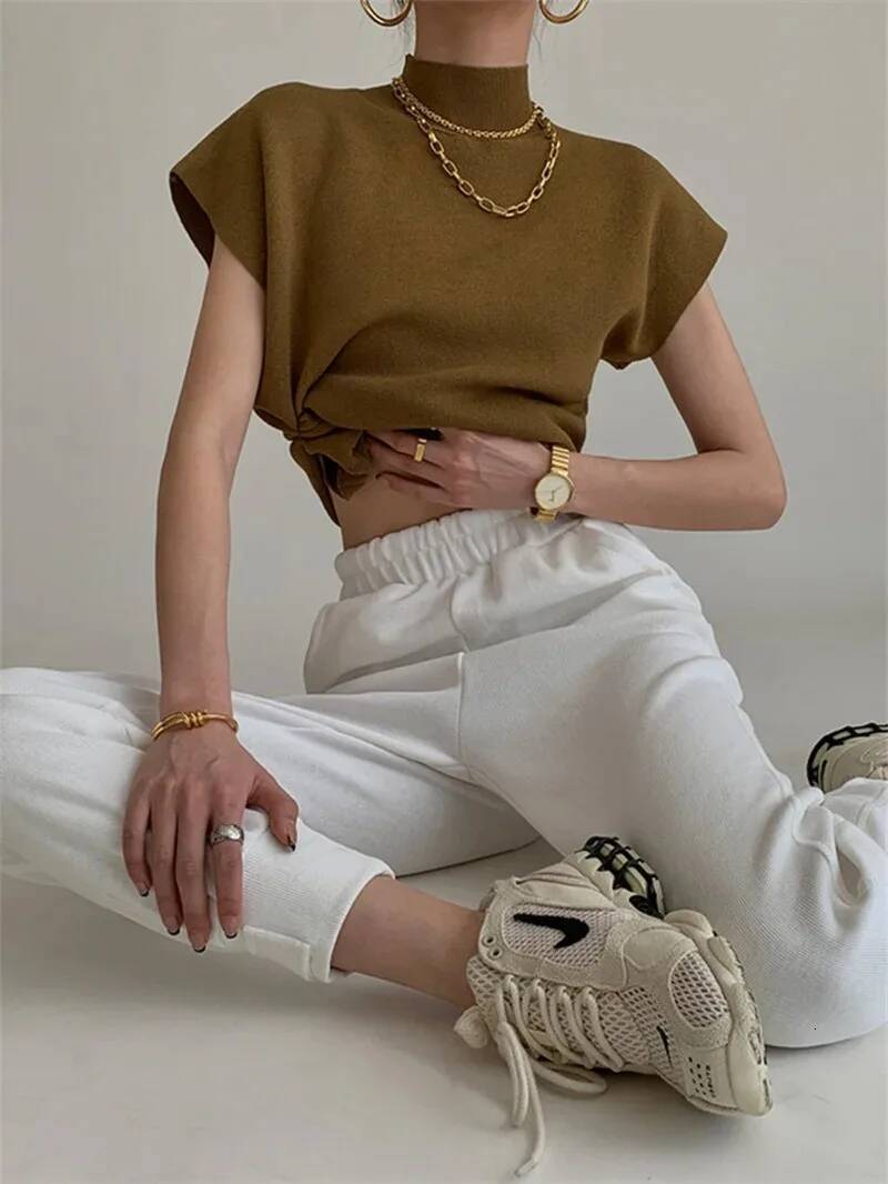 Fashion Vest Shirt Solid Stand-up Collar Knitted Sweater Short Sleeve Office Lady Loose Elegant All-Match Straight Tops dongdumaoyi