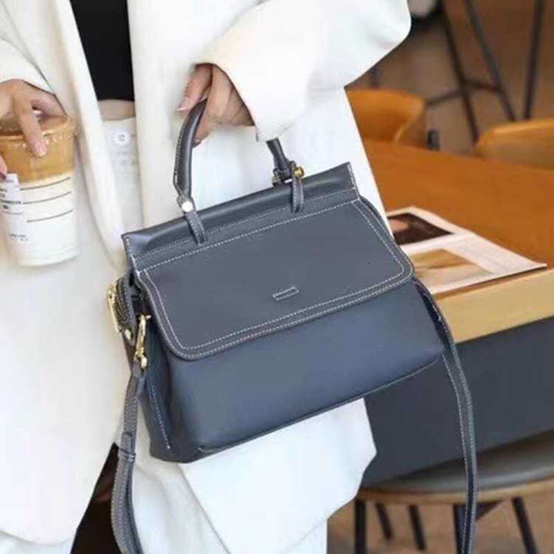 Top Layer Cowhide for Women New Genuine Leather Crossbody Messenger Bag Commuter Large Capacity Shoulder Briefcase