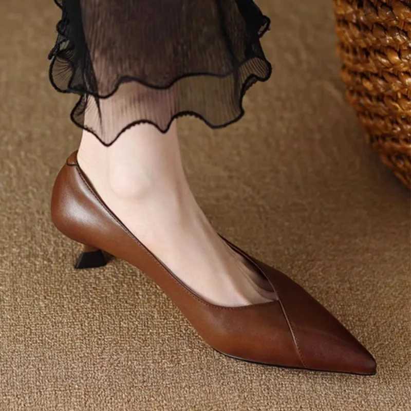 French Vintage Pointed Toe Shallow Heels Commuter Black Work Shoes Comfortable Versatile Stiletto Single W250910