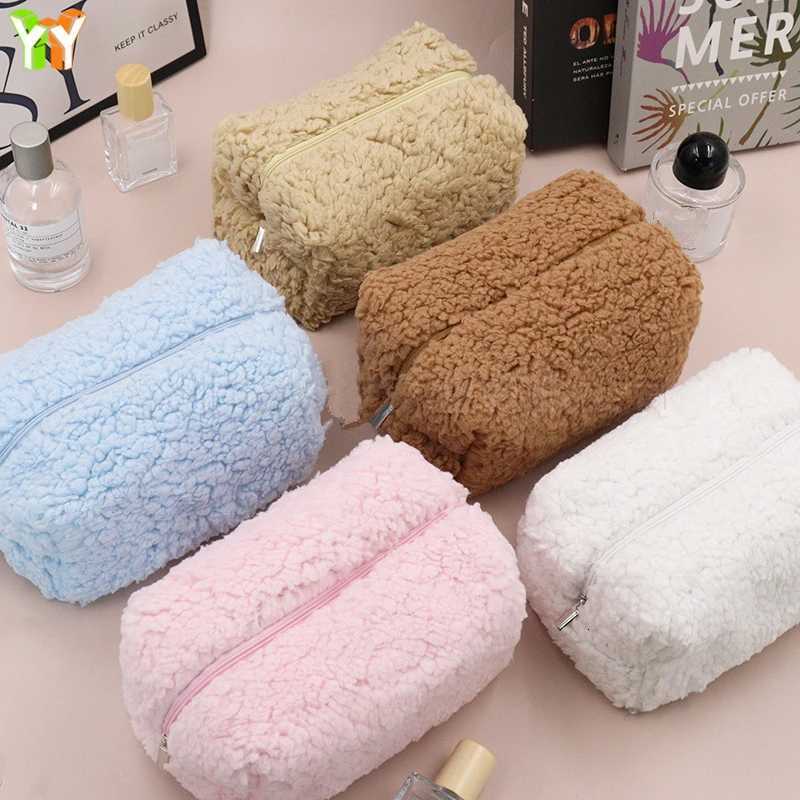 Teddy Velvet Cosmetic Bag Travel Travel Bags for Ladies Winter Make Up Pouches Fashion Jewelry Cosmetic Organizer Gift StorageXJ250910