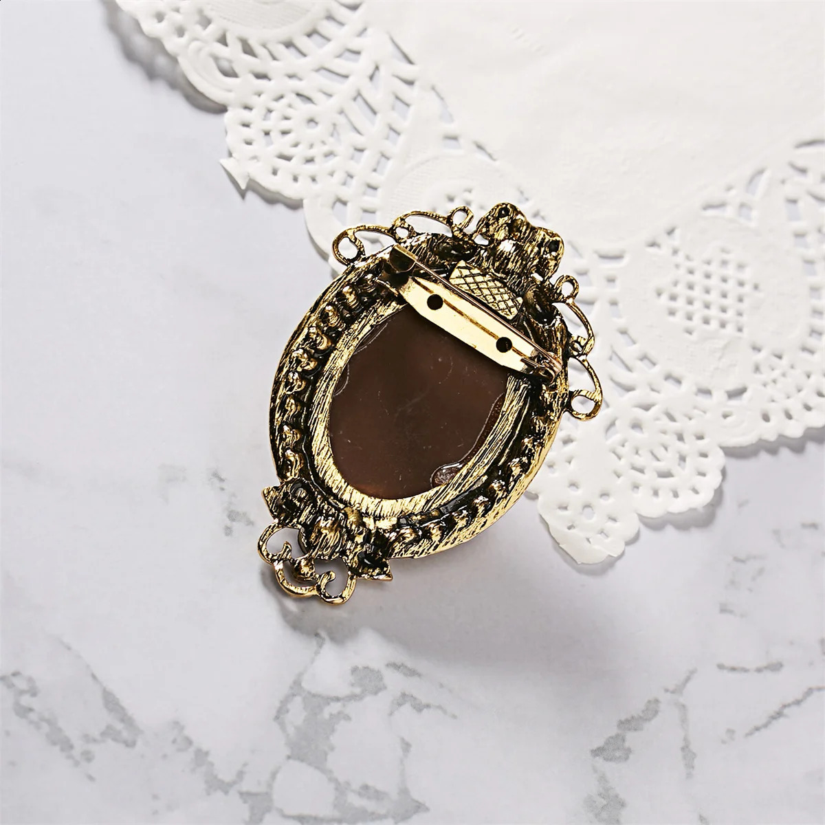 Vintage Gothic Crystal Rhinestones Cameo Head Brooches For Women Queens Cameo Beauty Head Brooch Pins Clothing Accessories Gift 250909