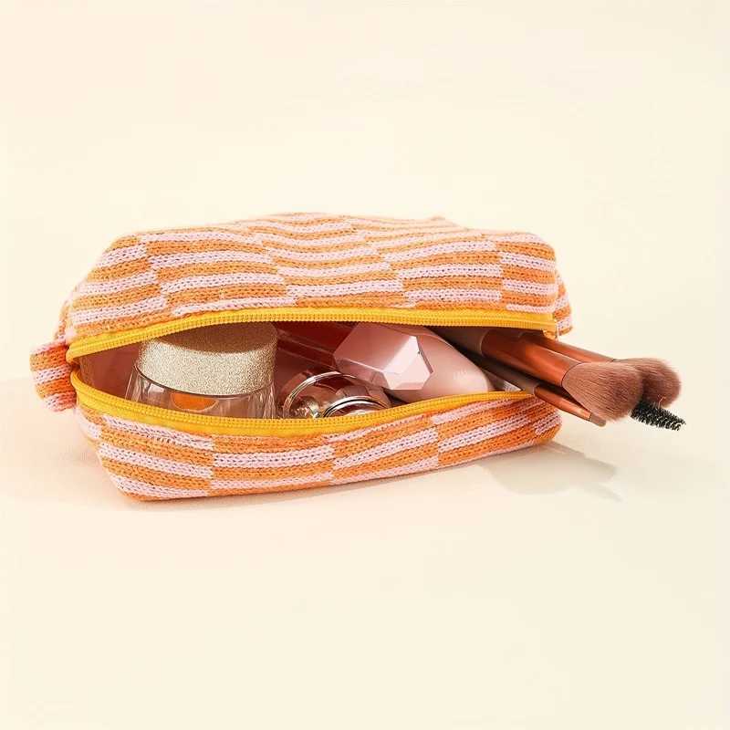 Large Capacity Striped Plaid Makeup Bag Durable Polyester with Lace Trim Toiletry Cosmetic Organizer for BrushesXJ250910