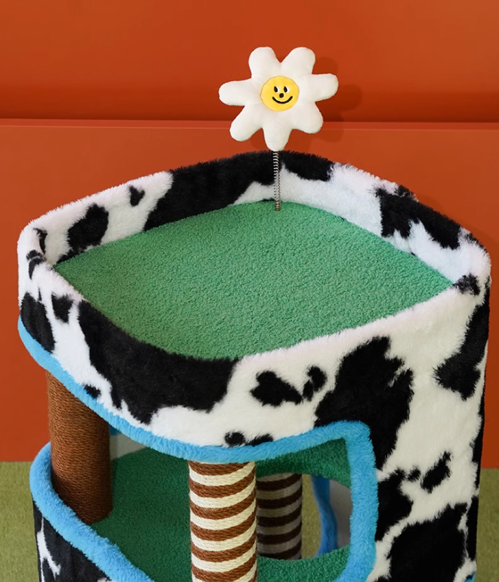 Universal Pet Furniture: Multi-Level Cat Condo Combining a Cozy Sleeping Area and Play Structure