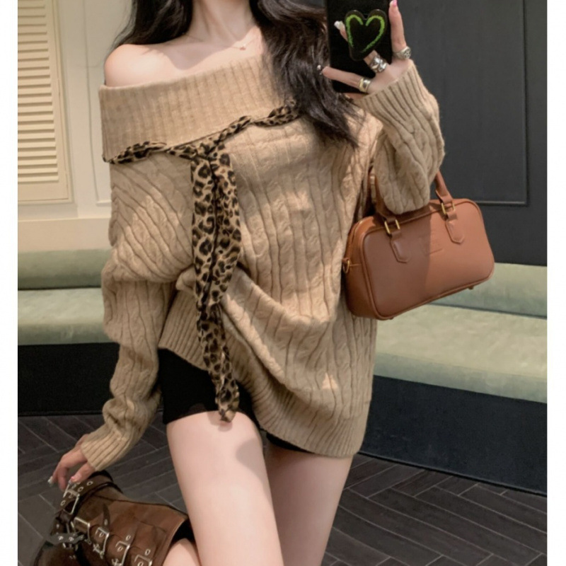 2025 autumn and winter new off shoulder design slim knit sweater Korean leopard design print lace up lazy style women's off shoulder designer pul