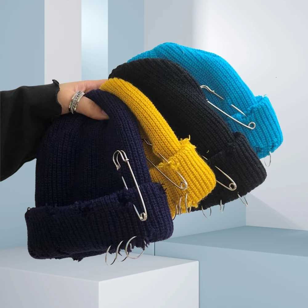 Hat for Women Autumn and Winter Ring Pin Street HipHop Woolen Hats with Holes Edging Knit C Mens Tren Coldproof BeaniesXJ250910