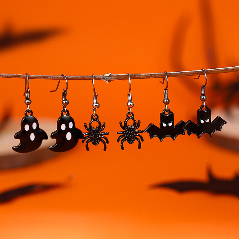 Gothic Bat Spider Dangle Earrings for Women Halloween Party Horror Drop Earrings with Skull Ghost Charm