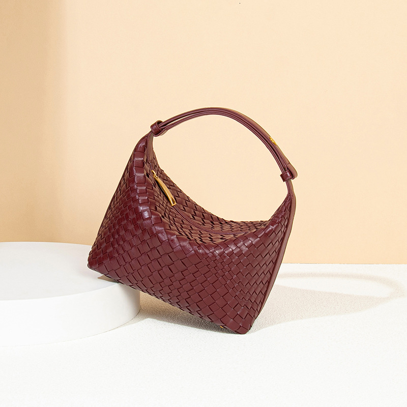 High-End Women's New Handwoven Lunch Box French Niche Stylish Handbag Shoulder Underarm Bag