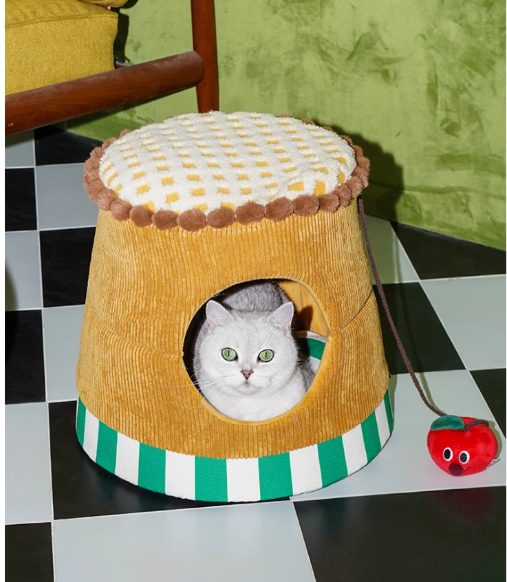 Seasonal Companion for Cats Durable & Compact Apple-Shaped Pet Bed