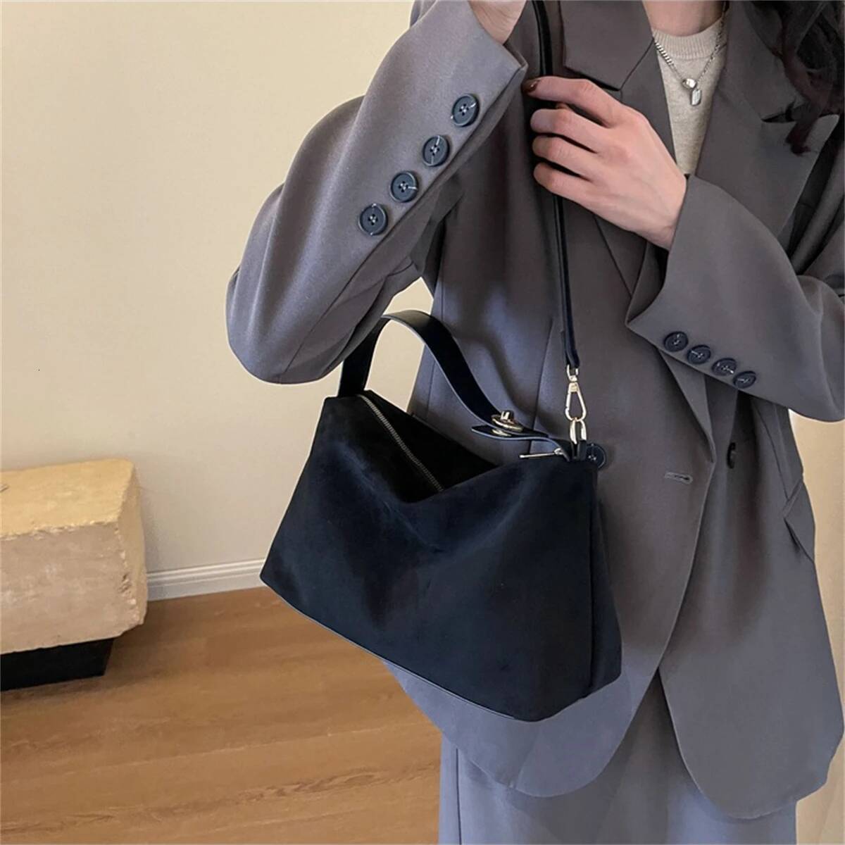 Zipper Solid Color Large Capacity PU Women s Shoulder Bag Simple And Fashionable Handbag Retro Style Trendy Designer Bag Travel Bag