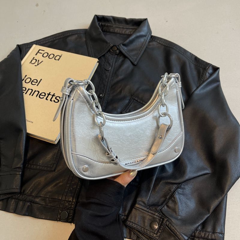 Niche Handheld Underarm Free Shipping Luxury Bag Designer Bag Bag For Women Summer New High End Silver Bag Fashion Chain Shoulder Crossbody Bag