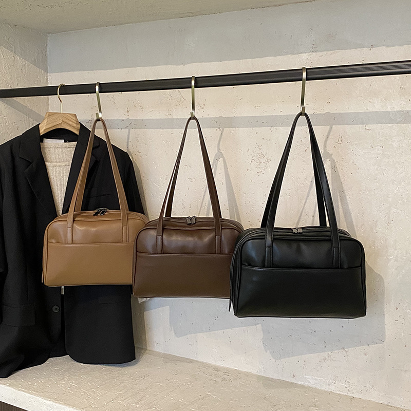 Free shipping designer Korean Style Large Capacity Single Shoulder Bag for Women Niche Retro Fashion Underarm Bag Versatile High-End Crossbody Bag