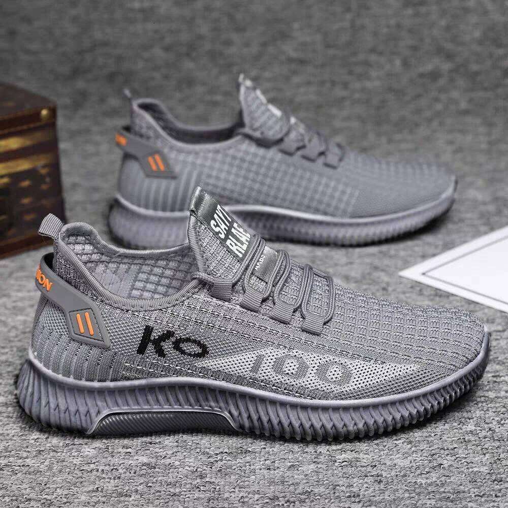 Breathable mesh sports shoes, comfortable casual shoes, fashionable men's coconut shoes, lightweight outdoor shoes