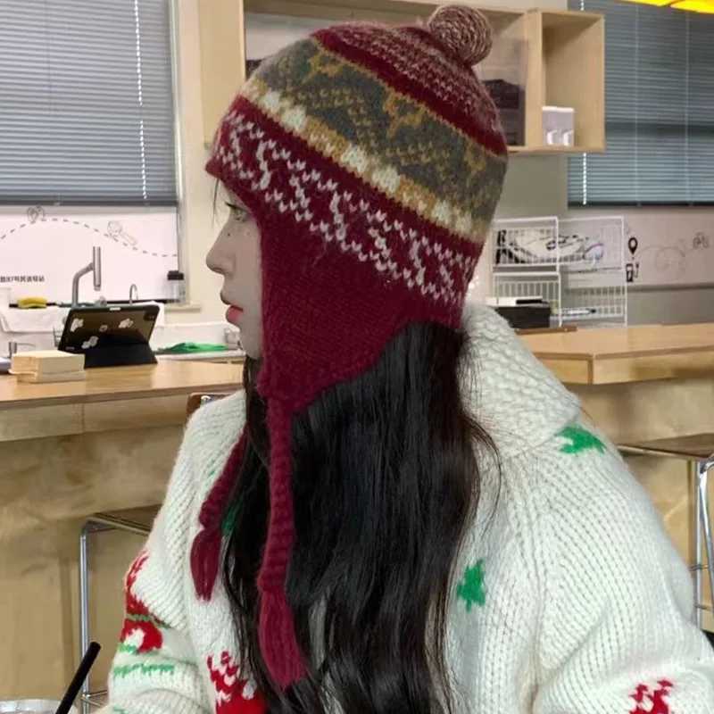 Janese Retro Jacquard Niche Wool Blended Pulr Flying Hat Unisex Winter Warm Ear Protector Knitted Lace Bomber Hats GorrasXJ250910