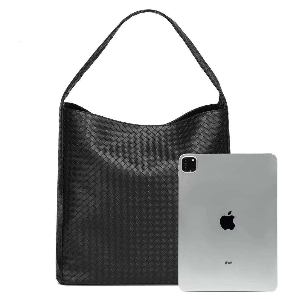 Timeless Large Lady Tote Handbag Shoulder Bag Elegant Fashionable Women's Accessory