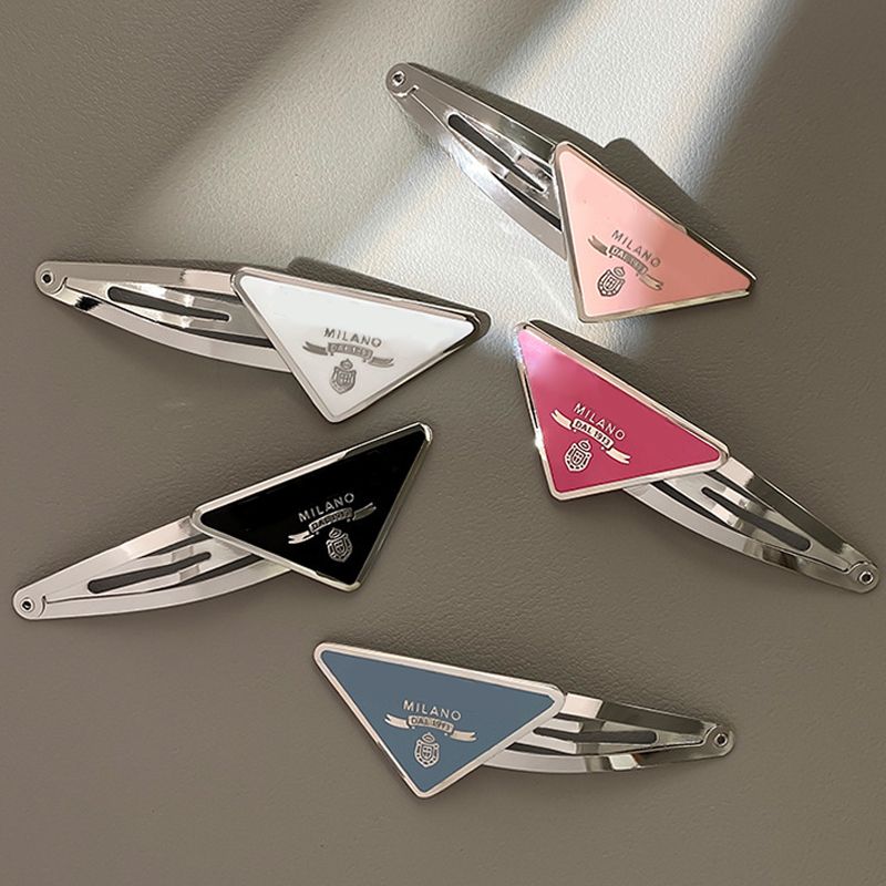 Designer Triangle Hairpins Brand Letter Hairpins Alloy Hairpins 5 Colors Optional Daily Use High Quality Triangle Letter Hair Clips for Women Girls