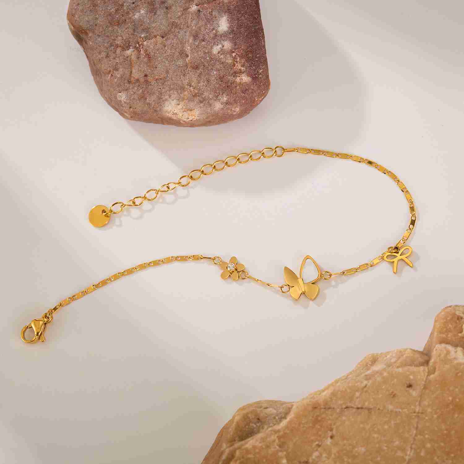 Delicate Mother Shell butterfly Flower Versatile commuter Wind INS Bracelet