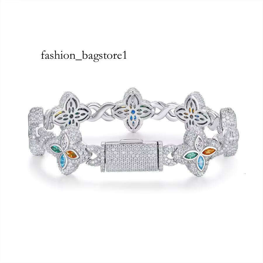 Fashionable Sier Chain Bracelet with Moissanite & Four-Leaf Clover Design - Stylish Hip Hop Gift for Birthdays, Unisex