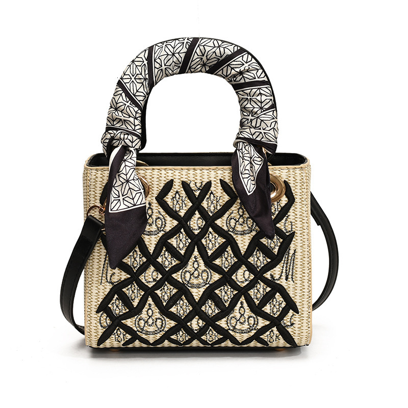 2025 autumn new European and American embroidery style niche design light luxury trend elegant fashion women's shoulder bag designer bag