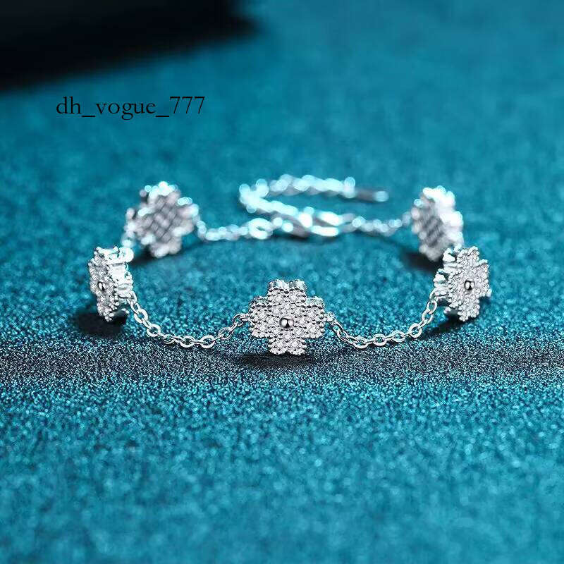 Fine Jewelry Fancy Four Leaf Clover Micro Inlaid Moissanite S Sterling Sier Bracelets for Women