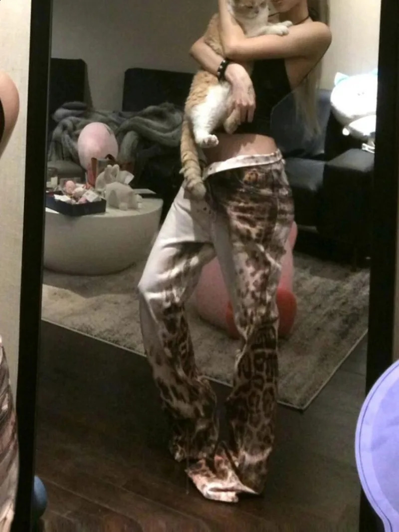 American Retro Leopard Print Gradient Wash Jeans Y2K Street Hip Hop Old Trousers Fashion Casual High Waist Straight Denim Pants 250911