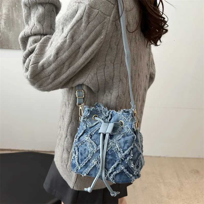 Denim Drawstring Bucket Bag Korean Simple Phone Bag 2025 SpringSummer New Fashion Personalized Womens Crossbody Shoulder Bag W250911