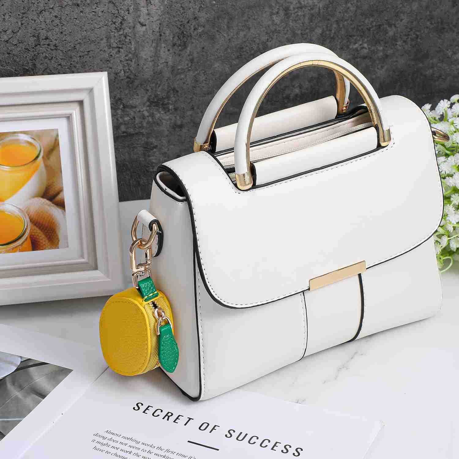 Lemon Shaped Mini Coin Purse with Keychain Leather Small Cute Coin Pouch for Women Mini Fruit Wallet Key ChainW250911